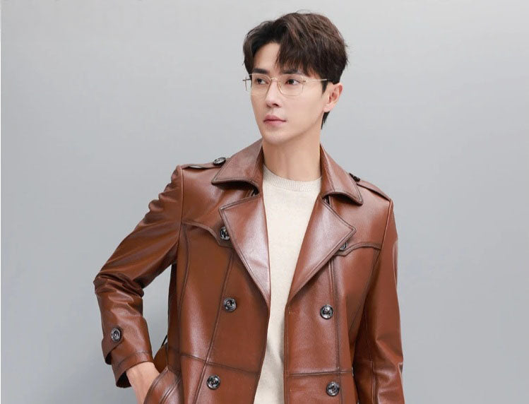 Men’s cowhide leather trench coat in Nutmeg, upper part with lapels and buttons — From Borcelleclothes.