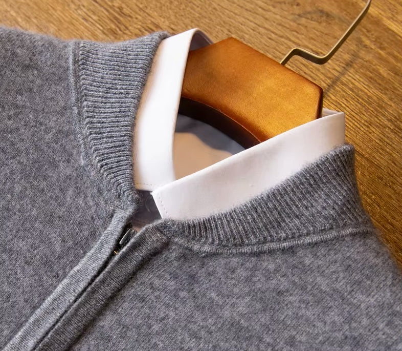 The ribbed angled collar on the Men's Luxury Albas Cashmere Cardigan in Oslo Grey, highlighting its modern and refined aesthetic. From Borcelleclothes.