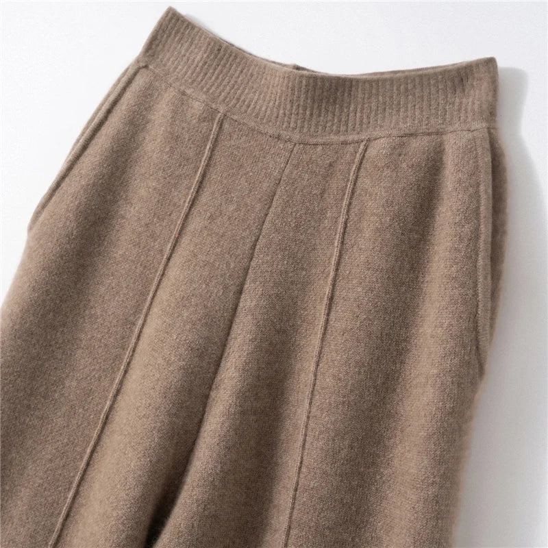 Upper part of pastel brown cashmere trousers with ribbed waistband and tucks — From Borcelleclothes.