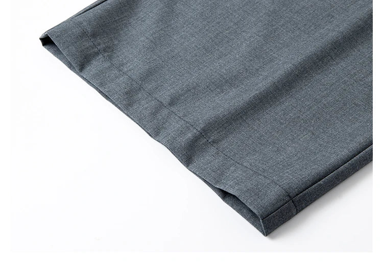 Bottom hem detail of the Fiord trousers. From Borcelleclothes.