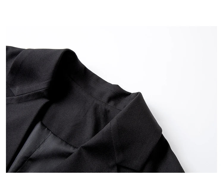 Collar detail of the Onyx Sleeveless Blazer. From Borcelleclothes.