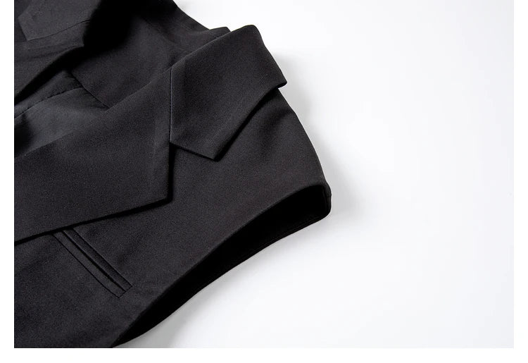 Upper left part detail of the Onyx Sleeveless Blazer. From Borcelleclothes.
