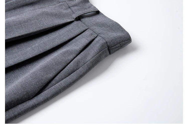 Slash pocket detail on the trousers from the Payne’s Grey two-piece set. From Borcelleclothes.