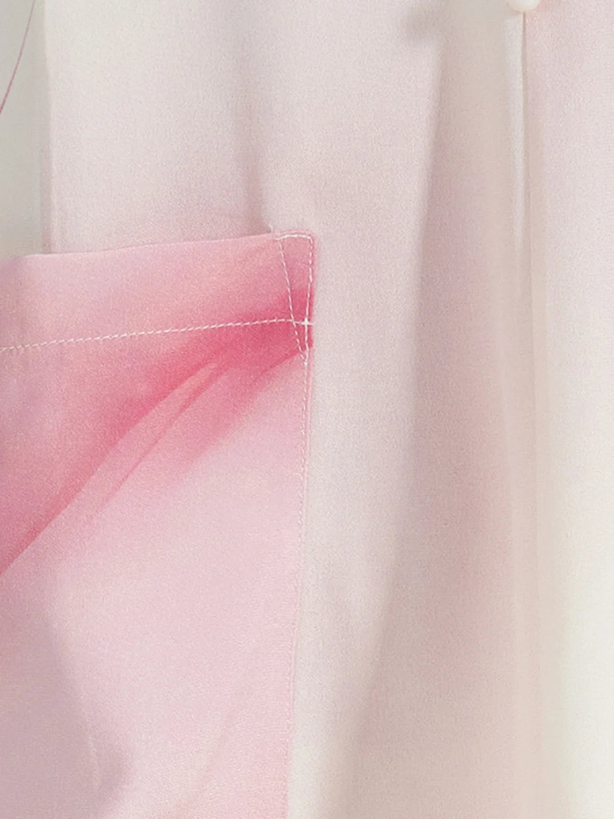 Close-up of the large pocket integrated into the side of the dress. From Borcelleclothes.