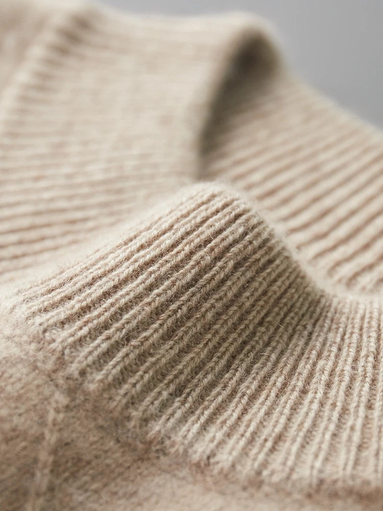 Ribbed collar of the Dark Vanilla men’s sweater with diamond motif — From Borcelleclothes.