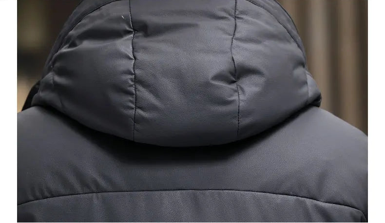 Back of hood with black belt integrated into the casing — From Borcelleclothes.