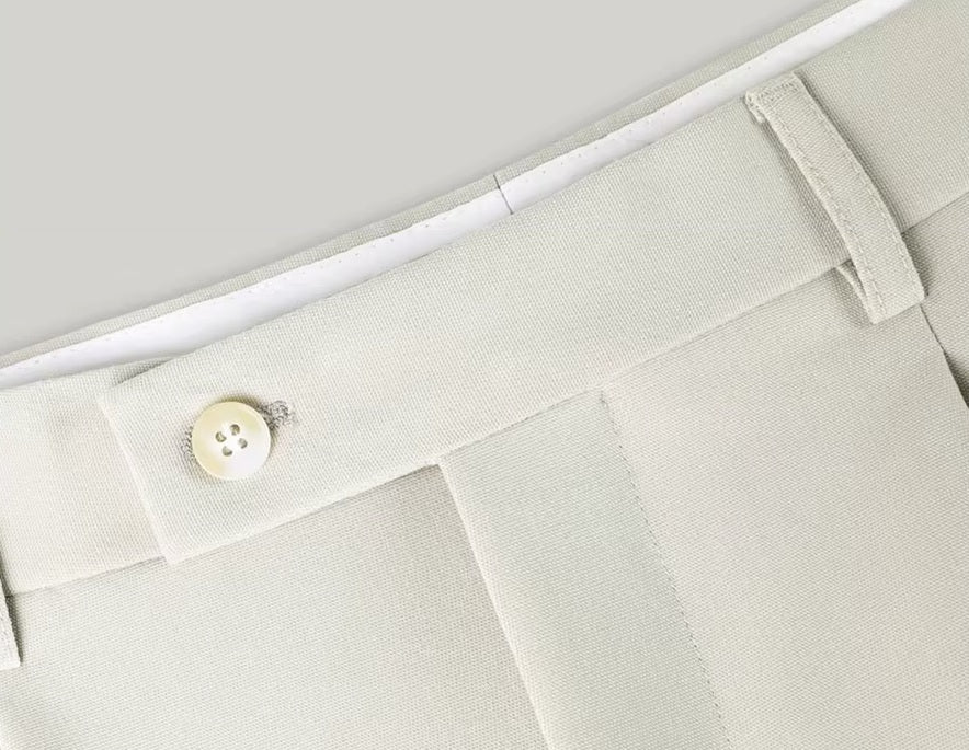The belt closure on the pants of the Borcelleclothes Men's Ecru White Suit, combining practicality and elegance.