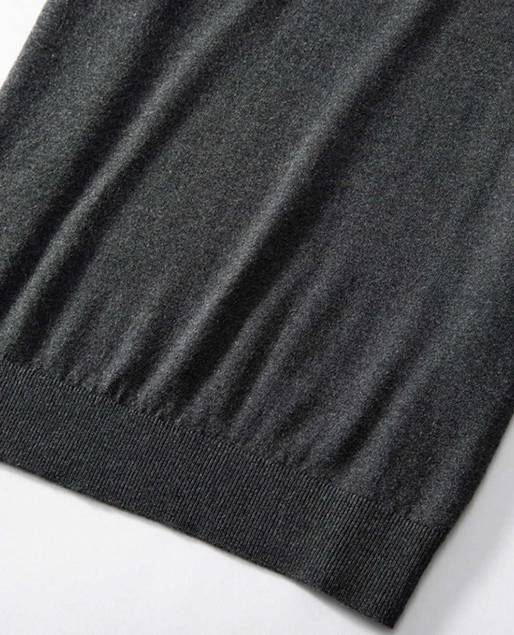 Bottom Section of the Men’s fine-knit silk-cashmere T-shirt in Payne's Grey — lightweight and breathable knit with a smooth surface, ribbed neckband, and bottom hem. From Borcelleclothes.