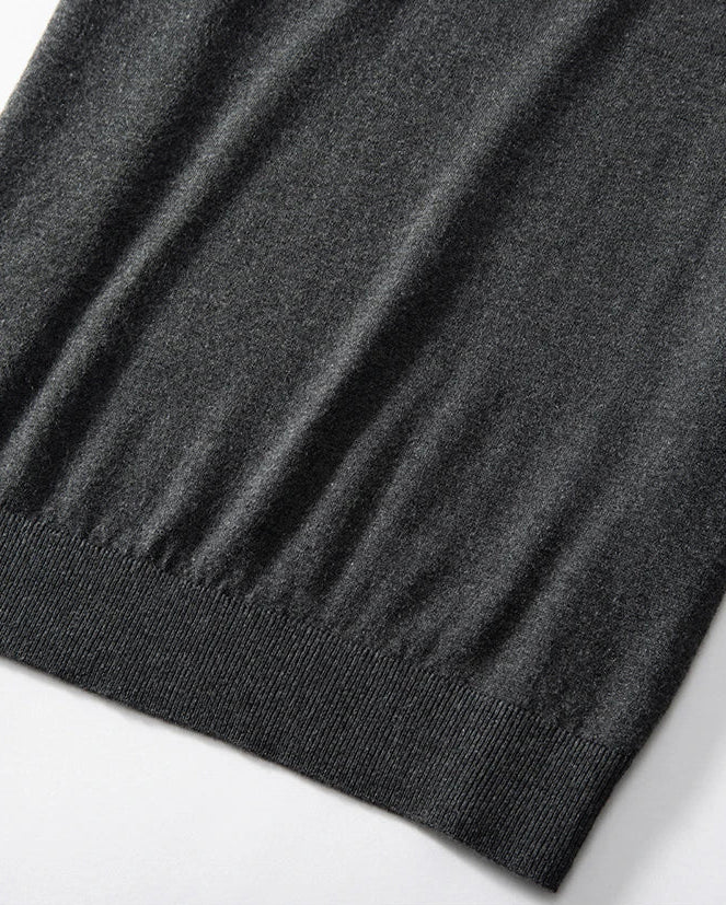 Bottom Section of the Men’s fine-knit silk-cashmere T-shirt in Payne's Grey — lightweight and breathable knit with a smooth surface, ribbed neckband, and bottom hem. From Borcelleclothes. 