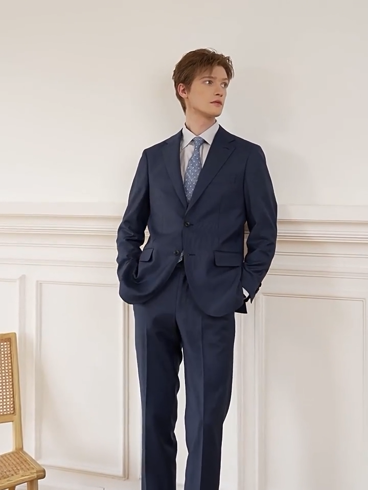 Vide showcasing a Salt Wave men's suit cut from 340 g/m² Vitale Barberis Canonico Super 110’s Merino wool. Tailored with half-canvas framing and Japanese Bemberg™ Cupro lining. — From Borcelleclothes.