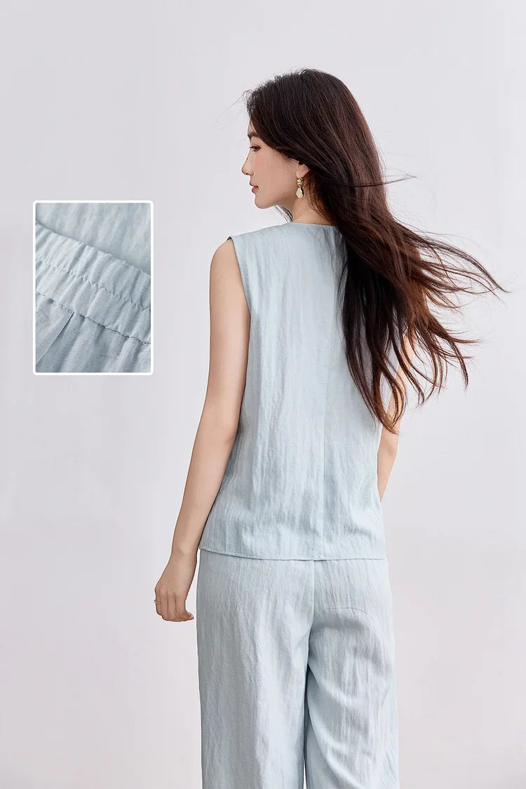 Collage focusing on the back of the trousers, showcasing the functional ribbed elastic waistband on a woman’s silhouette — From Borcelleclothes.
