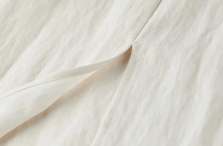 Detail of the back vent for ease of movement and a refined finish — From Borcelleclothes.