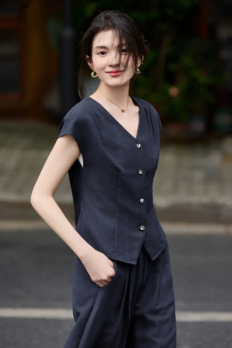 The casual elegance of L'Oiseau Bleu, demonstrating the functional beauty of deep trouser pockets and a relaxed fit — From Borcelleclothes.