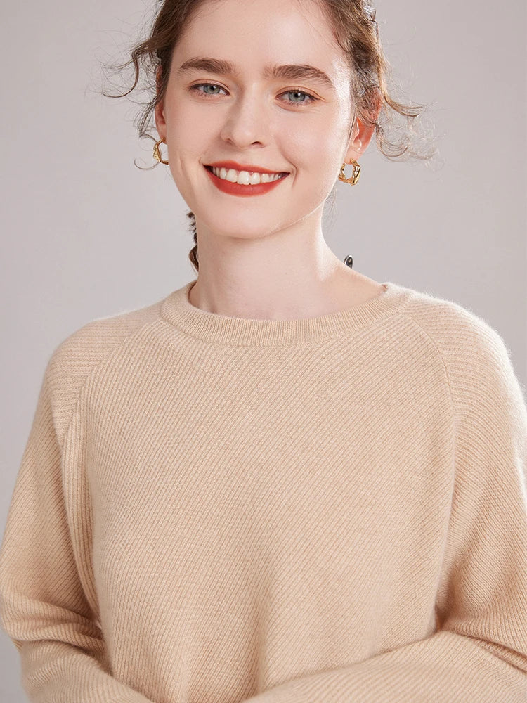 Vanilla-toned cashmere sweater with diagonal stitches and ribbed collar – From Borcelleclothes.