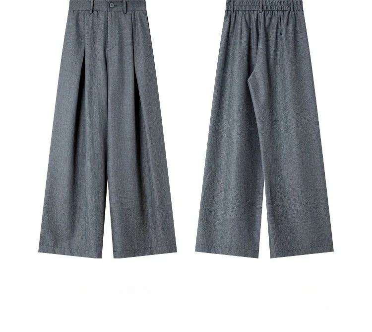 Front and back views of the Fiord trousers. From Borcelleclothes.