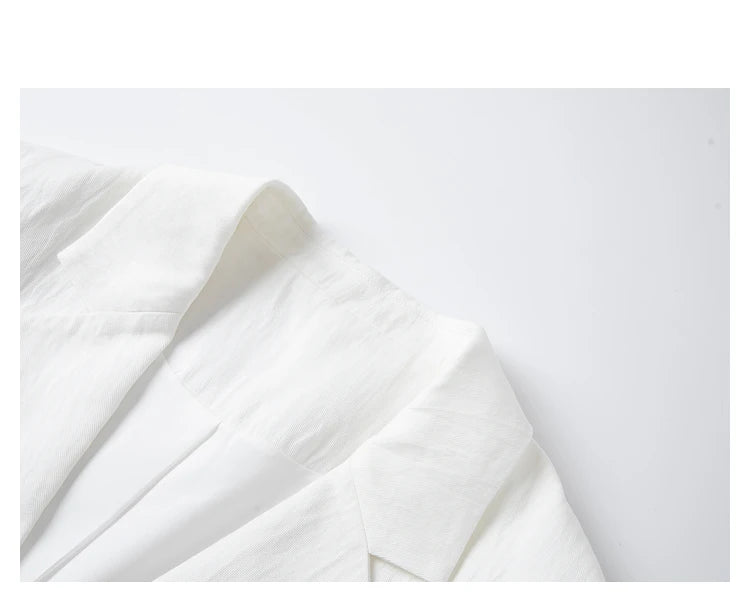 Collar detail of the Platinum Urban Blazer. From Borcelleclothes.