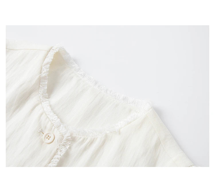 Close-up of the neckline of the Spring Wood top. From Borcelleclothes.