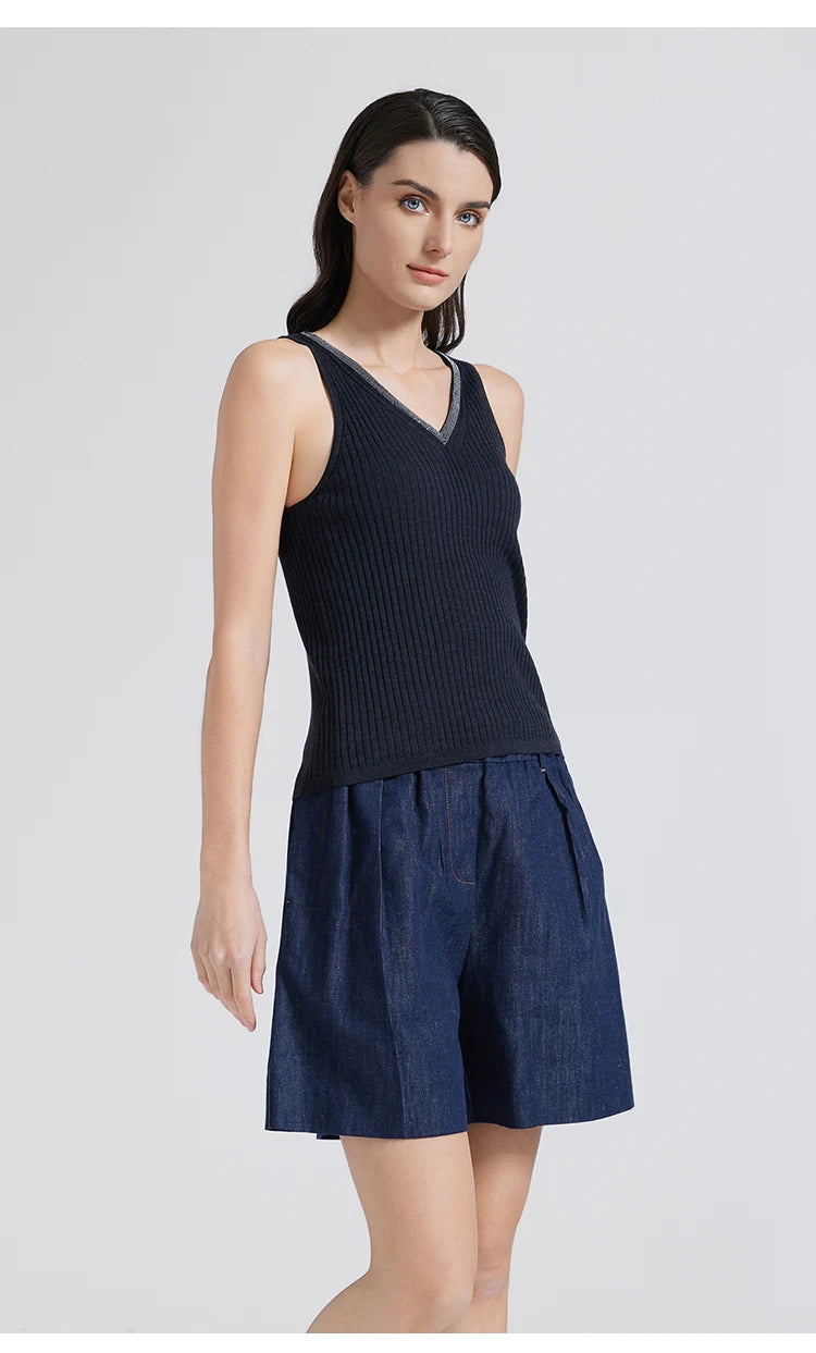Black Pearl wide-rib V-neckline top shown from a slight side turn. From Borcelleclothes.